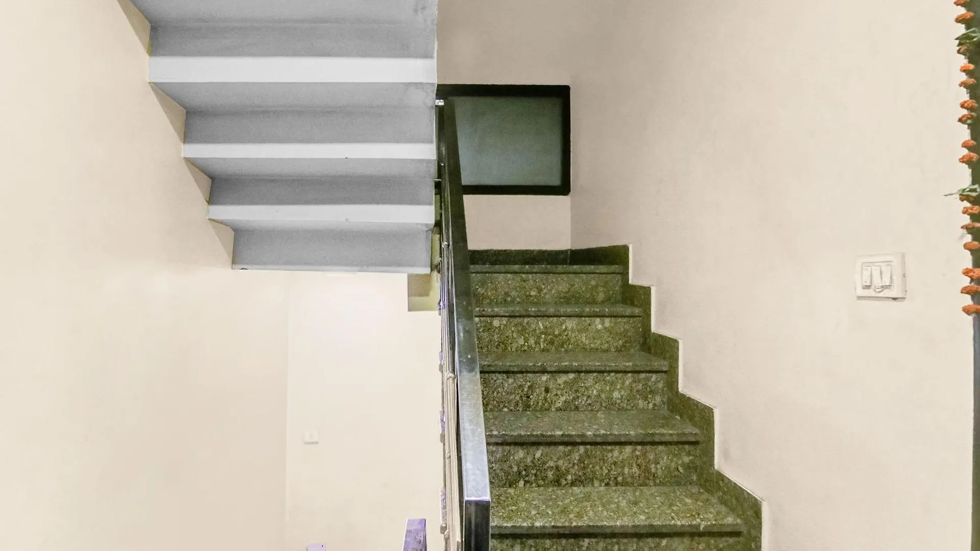 Hotal O Em Home Stay Hotel